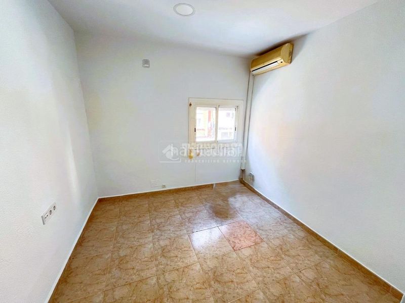Foto ca37d726-0668-4bed-a663-68e8a3dfffb7. Pis a Can Vidalet Esplugues de Llobregat