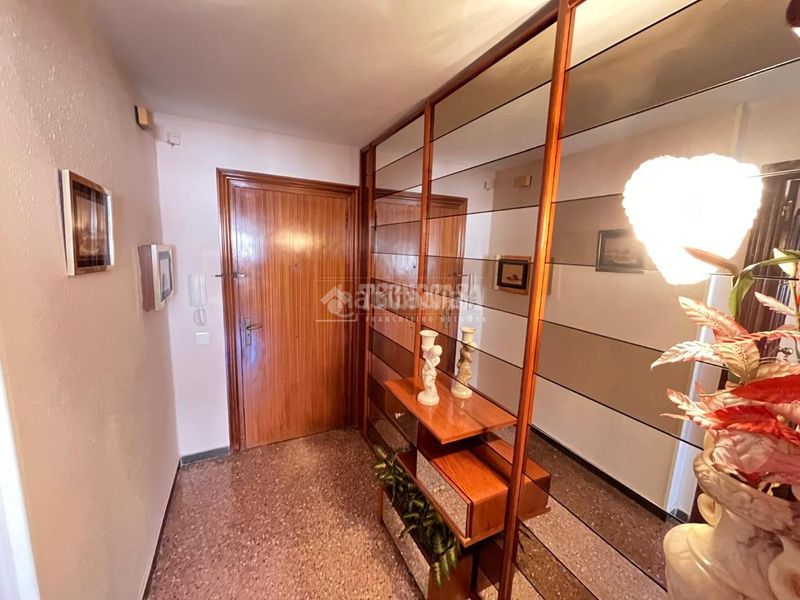 Foto f381f7a7-da79-4f96-a463-0efe34fb6320. Pis a Can Vidalet Esplugues de Llobregat