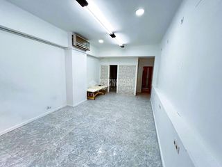 Local Comercial en Can Vidalet. Tienda en venta en esplugues de llobregat