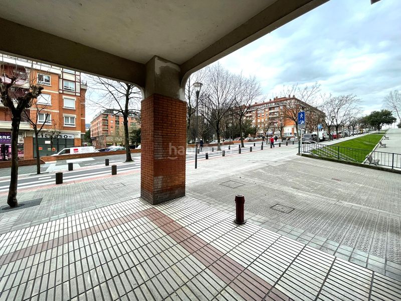 Foto 3698cdcb-3213-4f9b-a599-d6ac380d38ba. Local comercial a Txurdinaga Bilbao