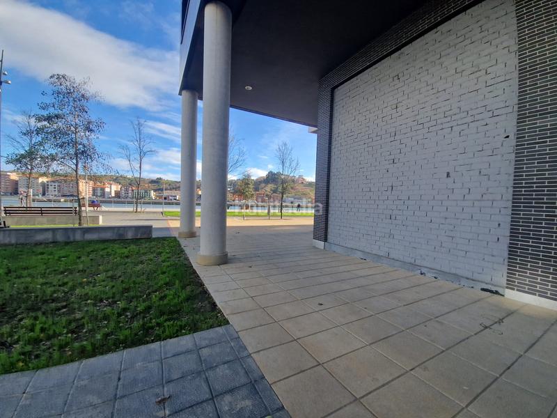 Foto 56140e8a-df7d-4d32-b05d-7bc6619149c8. Lloguer local comercial a Lasesarre Barakaldo