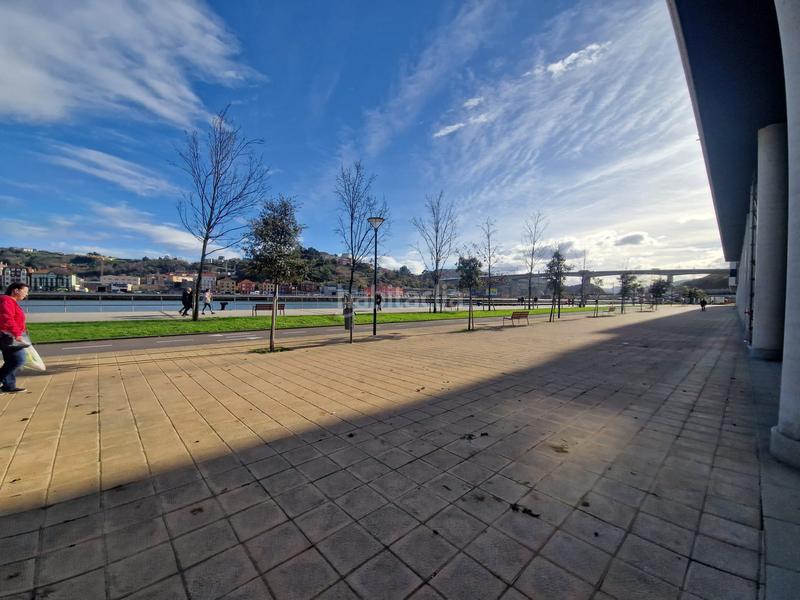 Foto e7725ed6-6d9e-4110-a976-4c48e2c1bc37. Lloguer local comercial a Lasesarre Barakaldo