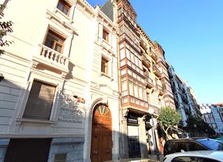 Pis  Calle henao. ¡magnífica vivienda exterior totalmente reformada con orientació