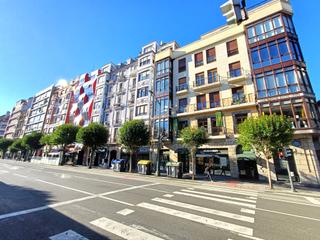 Pis  Hurtado de amezaga kalea. Magnífica vivienda exterior y segregable en hurtado de amézaga