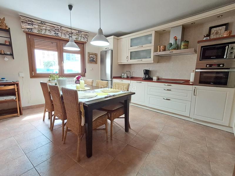 Foto edc80fcc-9e7f-4cb1-b5dd-66a4ada4131d. Piso ¡solo para inversores! en Lasesarre Barakaldo