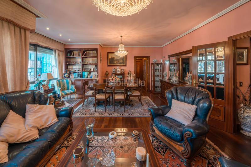 Foto 44e78c1d-a7f3-48fd-9df4-1fce1d9e90b0. Pis amb calefacció aparcament a Ensanche - Moyua - Diputación Bilbao