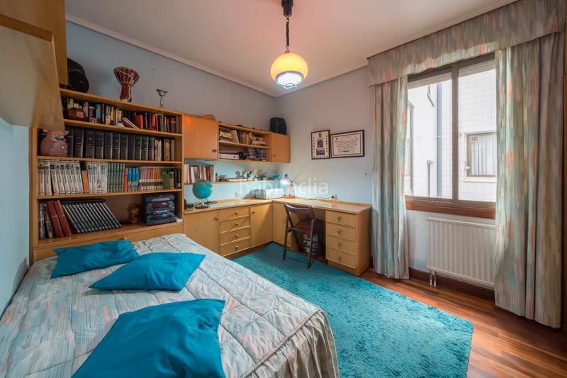 Foto b758e35d-08fe-4b0b-a93f-b3ff3d76defe. Pis amb calefacció aparcament a Ensanche - Moyua - Diputación Bilbao