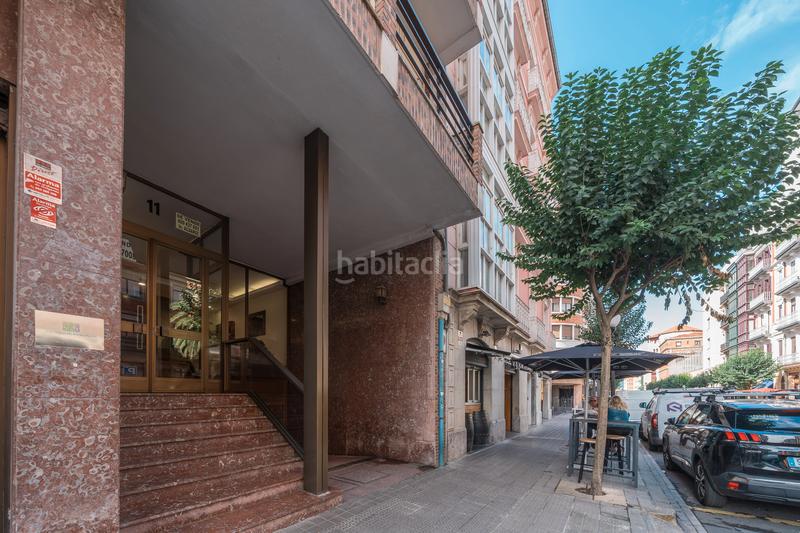 Foto bfeda494-3a34-44da-9d76-e01e2f1f5c9b. Pis amb calefacció aparcament a Ensanche - Moyua - Diputación Bilbao