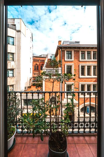 Foto 0682e59f-db67-4d8a-8702-9c736b6b8f0a. Piso ¡preciosa vivienda totalmente exterior en abando! en Bilbao