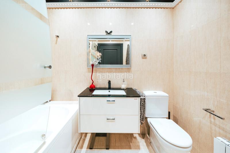 Foto 09232308-7a83-4f50-8f01-2f6191a984e8. Piso ¡preciosa vivienda totalmente exterior en abando! en Bilbao