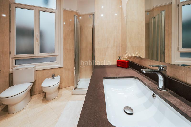 Foto 188bfd79-bff0-45b0-b2ed-2b5efe97c375. Piso ¡preciosa vivienda totalmente exterior en abando! en Bilbao