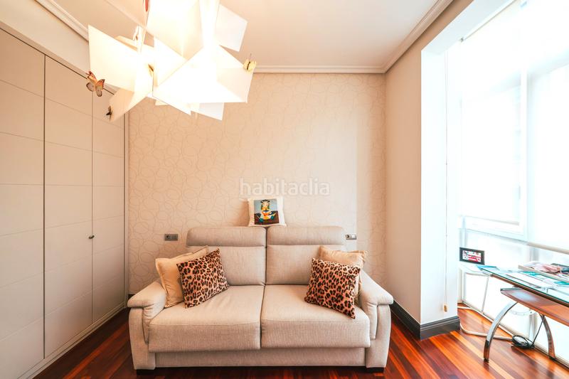 Foto 1acbf08a-7d9f-4177-9f8a-93a7e407bea1. Piso ¡preciosa vivienda totalmente exterior en abando! en Bilbao