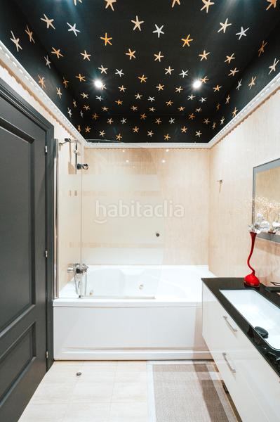 Foto 1b0d41c9-b468-4033-b872-a43df1d39f89. Piso ¡preciosa vivienda totalmente exterior en abando! en Bilbao