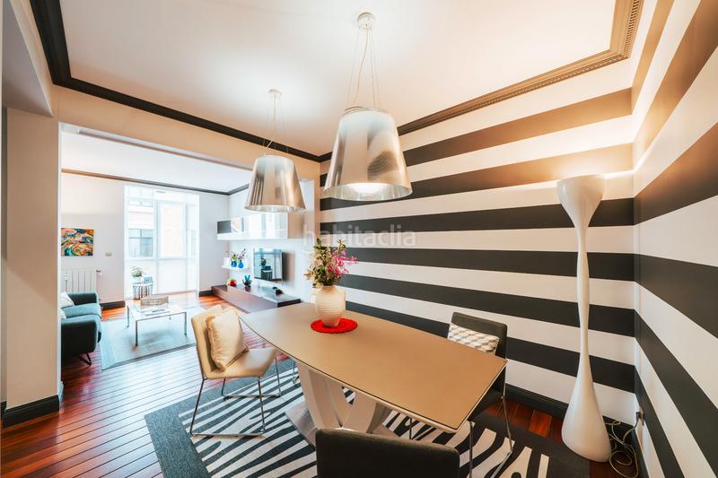 Foto 24b0bf3d-efd3-49b5-a2c3-8120938260a4. Piso ¡preciosa vivienda totalmente exterior en abando! en Bilbao