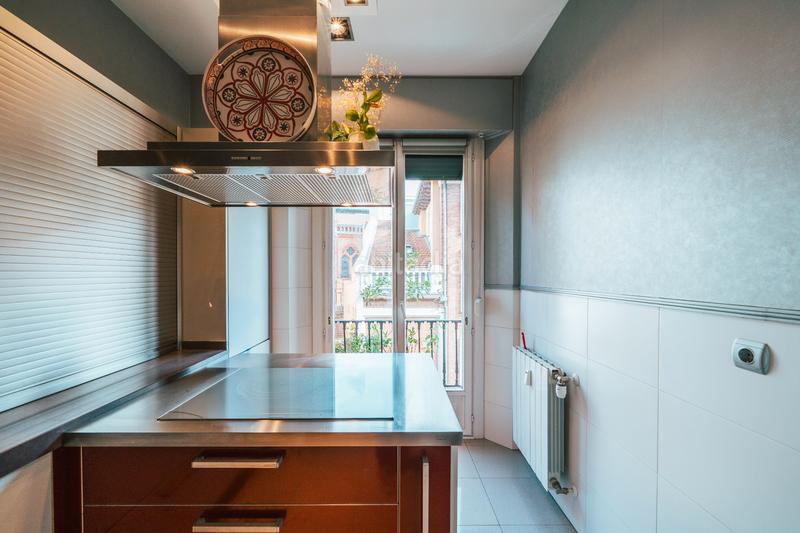 Foto 53cafaca-6ccc-4567-acbd-9ed805cb07ff. Piso ¡preciosa vivienda totalmente exterior en abando! en Bilbao