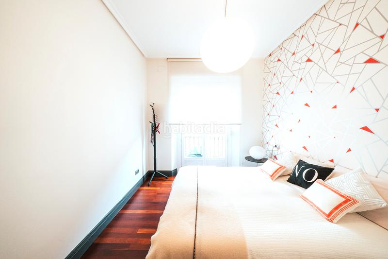 Foto a96c42cb-0048-4bb2-adb7-4faf73c39721. Piso ¡preciosa vivienda totalmente exterior en abando! en Bilbao