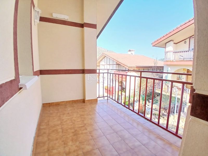 Foto 0b169c23-210f-4561-a13d-eb7c436e9a3f. Casa amb xemeneia calefacció aparcament a Otañes-Talledo Castro - Urdiales