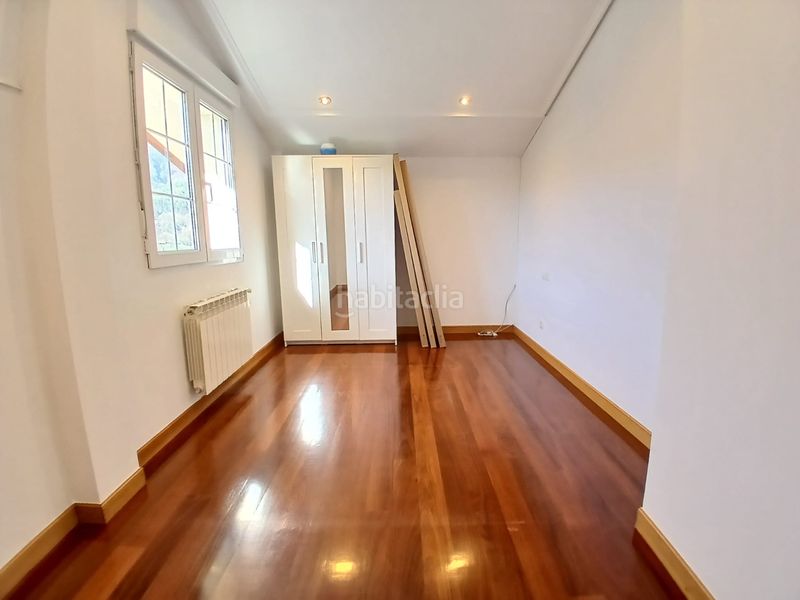 Foto 7fc7f2bf-f5de-4ce3-9f8c-626bed231000. Casa amb xemeneia calefacció aparcament a Otañes-Talledo Castro - Urdiales