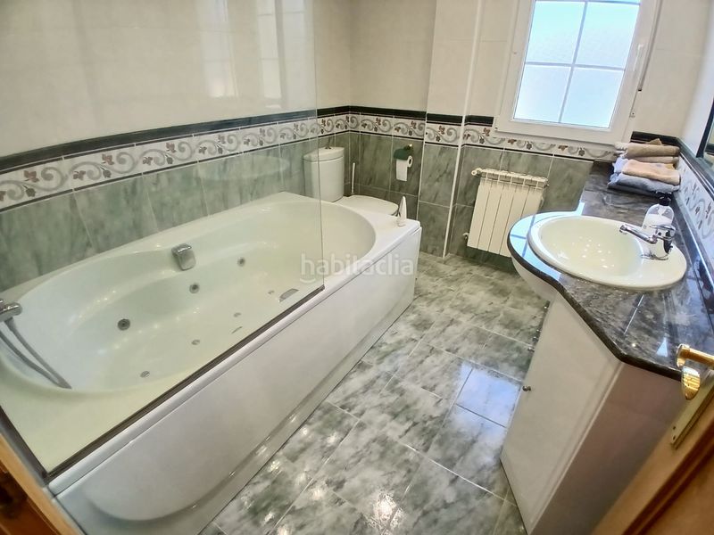 Foto b5d86baa-3373-453a-b91d-208249eb414e. Casa amb xemeneia calefacció aparcament a Otañes-Talledo Castro - Urdiales