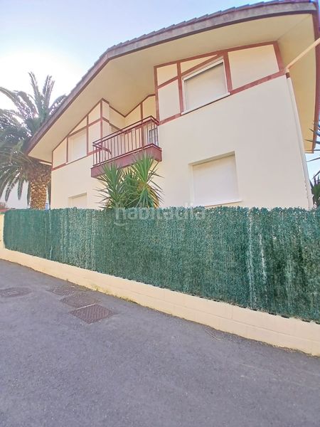 Foto d0aa8a62-1b8b-43c7-a6c3-26f103711bb4. Casa amb xemeneia calefacció aparcament a Otañes-Talledo Castro - Urdiales