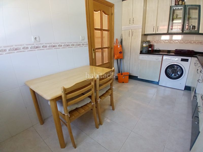 Foto f43fe51b-e2c2-4957-93dc-24cae7be7638. Casa amb xemeneia calefacció aparcament a Otañes-Talledo Castro - Urdiales