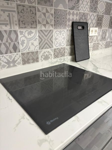 Foto b7c786db-410f-4a77-bd57-924c8f2f43aa. Piso en los hoyos bidea 4 inmobiliaria bizkaia les presenta: ¡piso exterior totalmente reformado junto al metro de Kabiezes! en Santurtzi