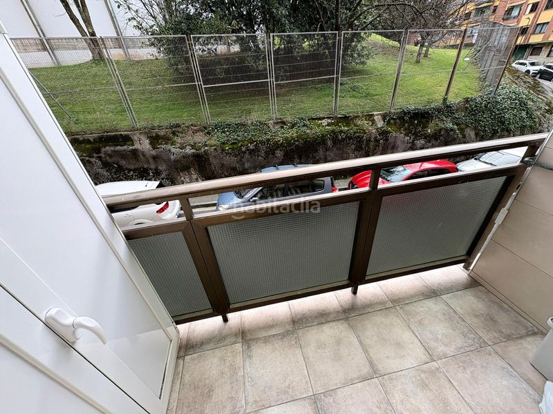 Foto b8dcc27d-4171-4a64-b671-f81b2598b0ee. Piso en los hoyos bidea 4 inmobiliaria bizkaia les presenta: ¡piso exterior totalmente reformado junto al metro de Kabiezes! en Santurtzi