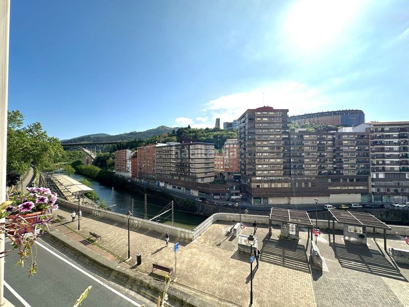 Foto 7a7cb785-bc2f-4466-af51-1bd73ec78bb4. Piso miraflores etorbidea en Atxuri Bilbao