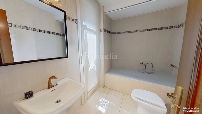 Foto f9ed94c6-c7b0-43fb-9a7d-8888c2b320f1. Piso miraflores etorbidea en Atxuri Bilbao