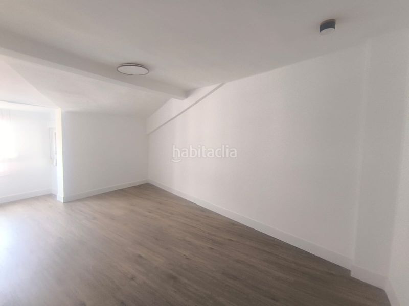 Foto d8ebe061-a5e7-42bb-9cd1-cda1516aace4. Pis amb calefacció a Centro Barakaldo