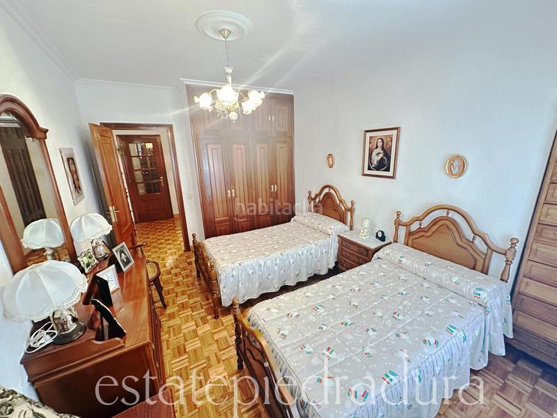 Foto bd9e6668-3ec8-4fee-a51a-c161d303b382. Piso en rúa josé trasande 1 ¡exclusivo amplio piso ¡listo para entrar a vivir! en Marín