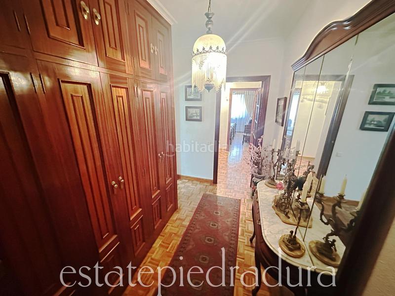 Foto d7ad7c21-610c-4080-9297-c0f3610d6a52. Piso en rúa josé trasande 1 ¡exclusivo amplio piso ¡listo para entrar a vivir! en Marín