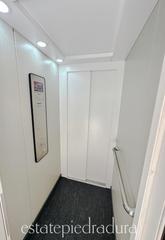 Appartement à Rúa josé trasande 1. Piso con ascensor personas movilidad reducida, amueblado