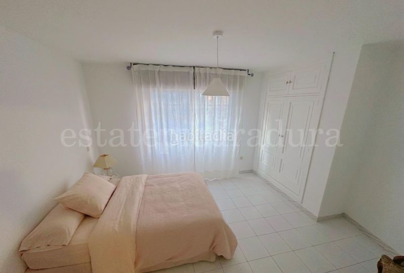 Foto c70981a8-81de-42bb-a3b1-adce6e7c9542. Pis a Grove (O)