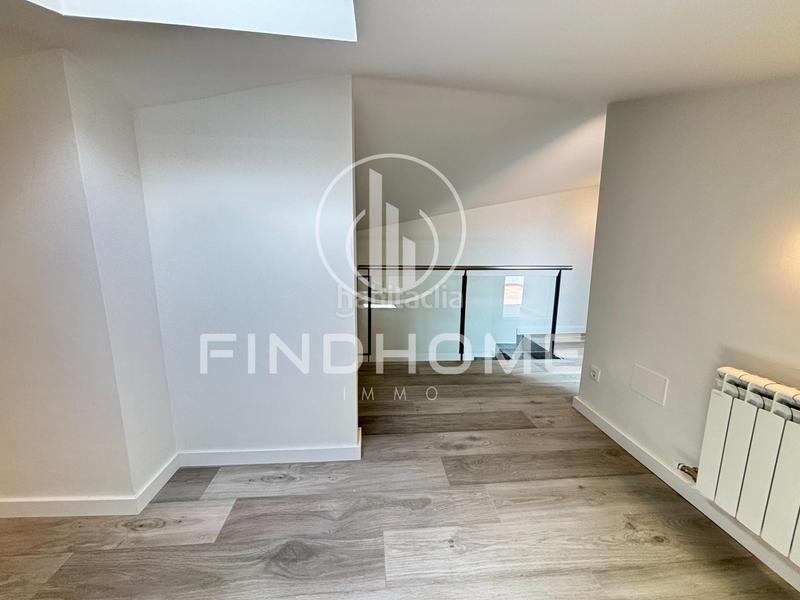 Foto 60492c16-9f0d-4b39-8746-85fbb54db59b. Àtic amb calefacció aparcament a Olot