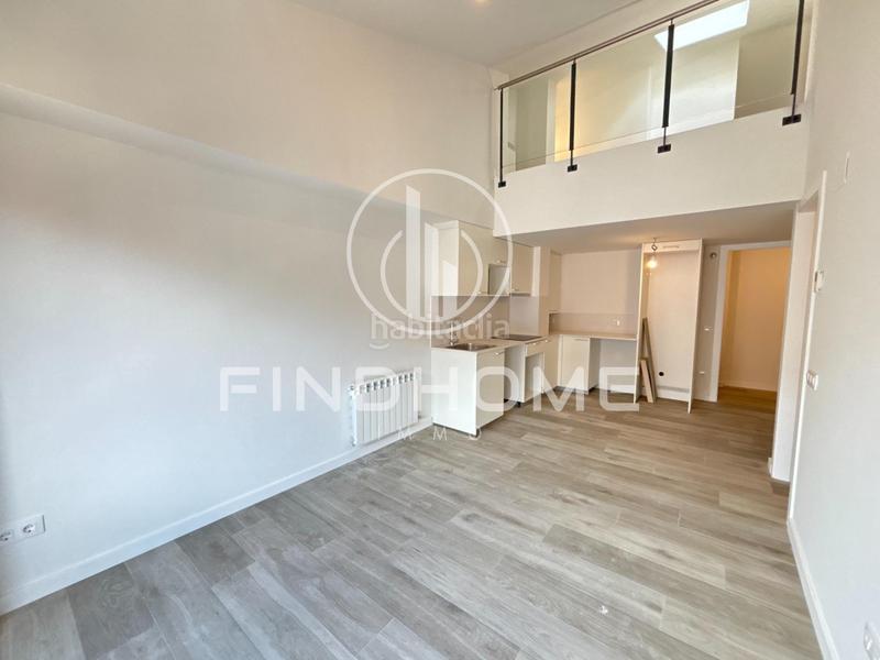 Foto f78cedc4-c646-433a-8f6c-3ef98e310554. Àtic amb calefacció aparcament a Olot