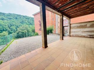 Casa  Carrer carrer nou, 7. Chalet espacioso y luminoso en castellfollit de la roca gran opo