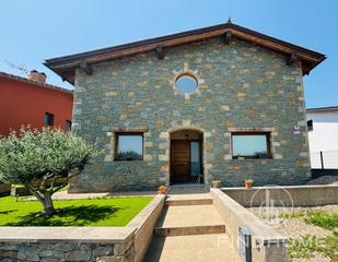 House  Carrer sant privat. Espectacular casa con estilo rústicomoderno en la vall den bas