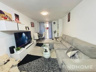 Etagenwohnung in Carretera de les Tries