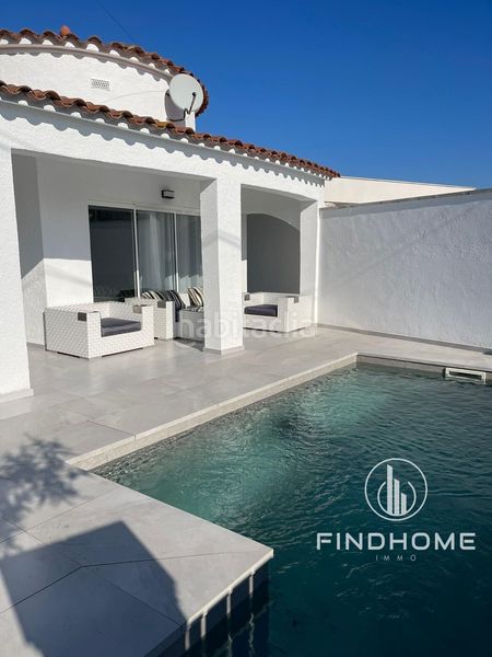 Foto 8a7b32e9-b171-4e89-ba81-d0f0dcf0e8b0. Chalet in carrer peni 20 in Muga - Gran Reserva - Badia Empuriabrava