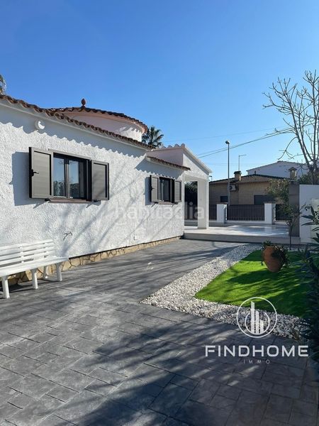 Foto de77d9d5-c1b9-49f1-be67-d901e5ec7782. Chalet in carrer peni 20 in Muga - Gran Reserva - Badia Empuriabrava
