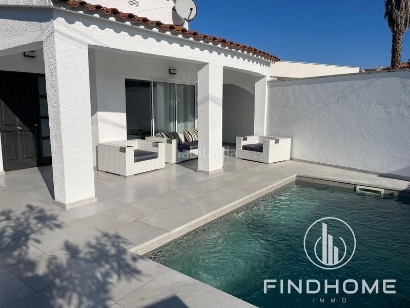 Foto ad8d8e02-4faa-42c6-8821-6870b3027785. Chalet in carrer peni 20 in Muga - Gran Reserva - Badia Empuriabrava