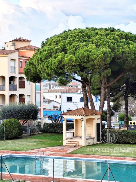 Foto b56f7cfa-077c-4acd-8d62-152ba21e785b. Casa adossada amb aparcament a Muga - Gran Reserva - Badia Empuriabrava