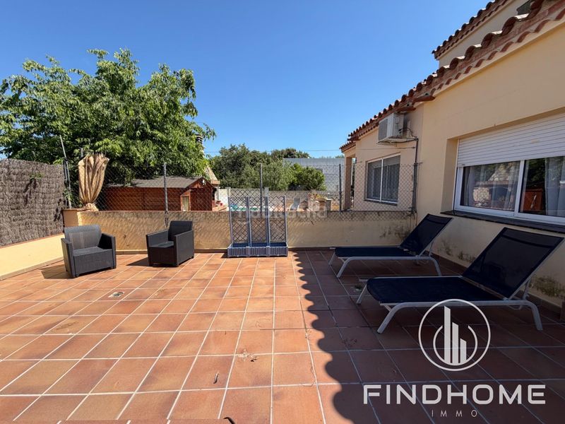 Foto 015ab7f5-2118-436f-907f-5d0af33cf9ec. Casa aparellada amb calefacció aparcament piscina a Avinyonet de Puigventós