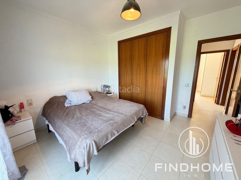 Foto 524c42d1-ef02-4b10-b3eb-ec93f715203c. Casa aparellada amb calefacció aparcament piscina a Avinyonet de Puigventós