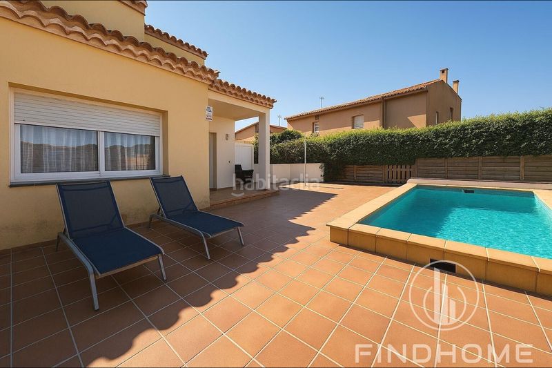Foto bc0998ce-0473-4f3c-b6d2-74bb1e380fee. Casa aparellada amb calefacció aparcament piscina a Avinyonet de Puigventós