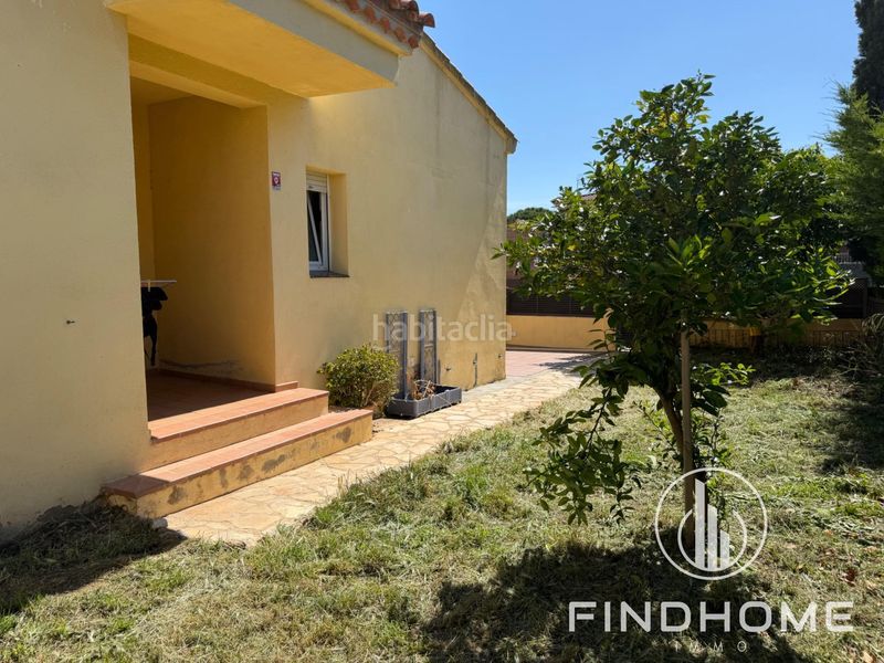 Foto d0653e66-be09-449b-9049-244b06bf1c98. Casa aparellada amb calefacció aparcament piscina a Avinyonet de Puigventós