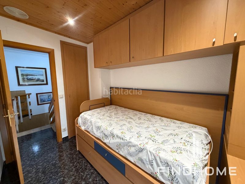 Foto 55b3b949-cc39-4a7c-88bd-a2f331133910. Casa adossada amb calefacció aparcament a Olot