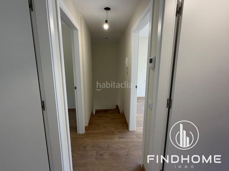 Foto 3d4db7af-8768-4d1d-b930-ed925dcf22f0. Casa a schiera in carrer carrer miquel servet in Olot