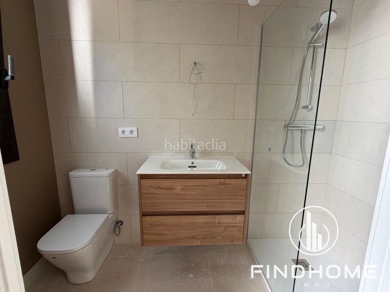 Foto 45655cb1-4ccf-4fa9-aad7-00bf791b3f79. Casa a schiera in carrer carrer miquel servet in Olot